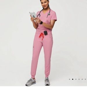 FIGS LIMITED EDITION Chalk pink set